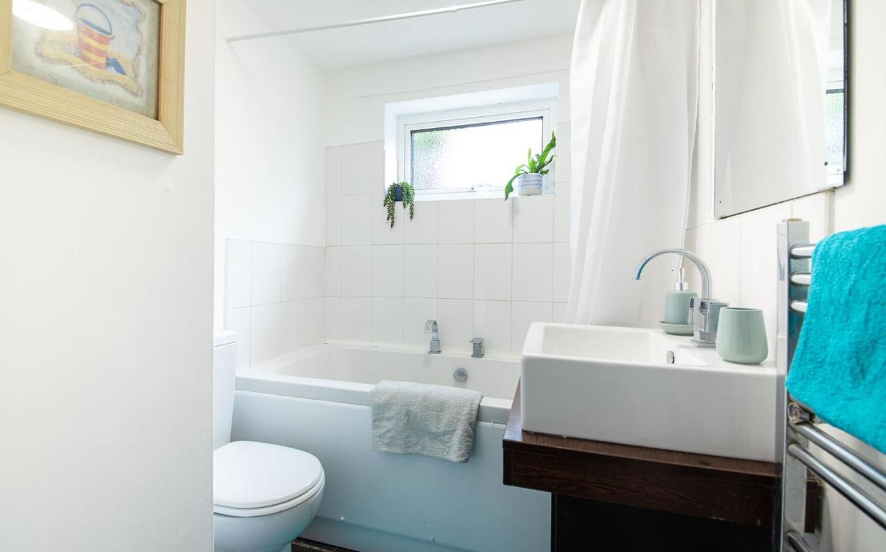 Bright 3 Bedroom Townhouse Near City Centre NWI Kültér fotó