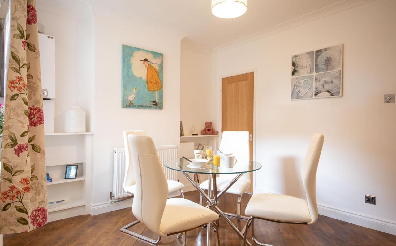 Bright 3 Bedroom Townhouse Near City Centre NWI Kültér fotó